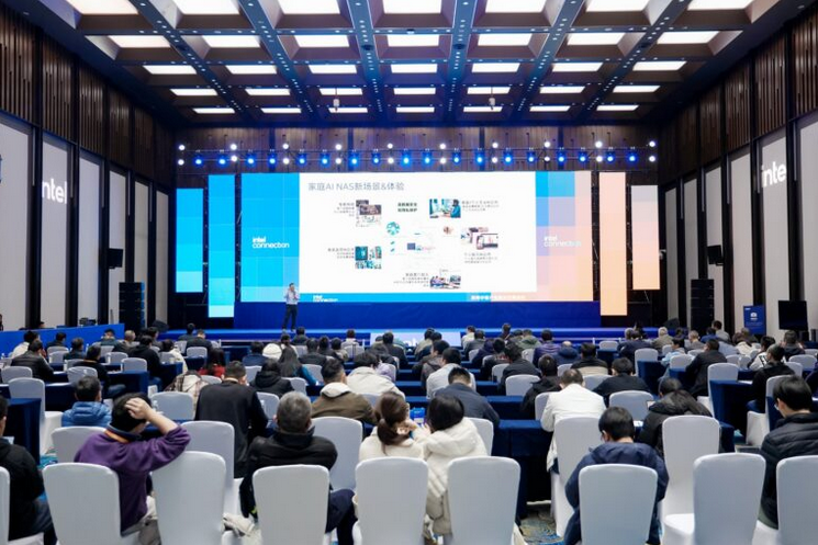英特爾聚合生態(tài)力量，共塑AI NAS新格局：酷睿Ultra驅動智慧本地算力與存儲創(chuàng)新